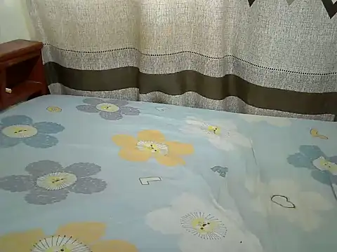 Snapshot of sweet_pie5 chatting on June 25, 2026, 4:21 am sweet pie5 online show from June 25, 2026, 4:21 am