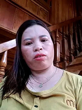 -Yeyi- online show from June 18, 2026, 11:37 am