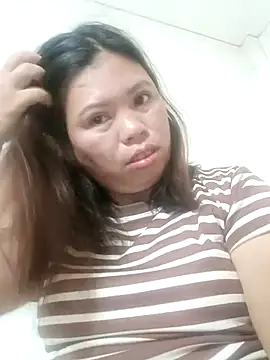 -Yeyi- online show from June 5, 2026, 9:37 am