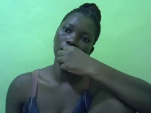 Snapshot of Sweet-Lynn chatting on June 8, 2026, 5:08 am Sweet-Lynn online show from June 8, 2026, 5:08 am