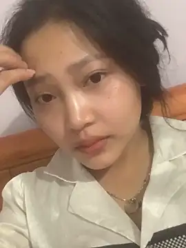 hinami-lo online show from May 15, 2026, 4:38 pm