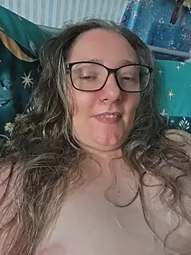 Snapshot of Izzylove47 chatting on June 26, 2026, 11:16 am Izzylove47 online show from June 26, 2026, 11:16 am
