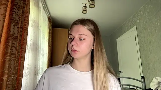 HoneysPiee online show from June 2, 2026, 10:04 am