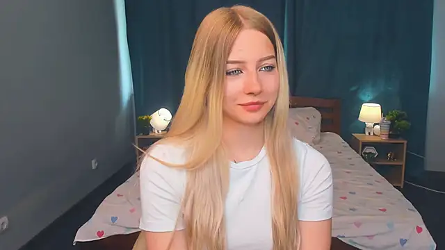 Snapshot of DeniseMekus chatting on June 17, 2026, 6:13 am DeniseMekus online show from June 17, 2026, 6:13 am