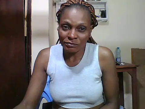 Snapshot of Ebonyqueen4 chatting on June 3, 2026, 10:16 am Ebonyqueen4 online show from June 3, 2026, 10:16 am