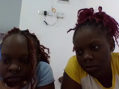 Snapshot of sexybaddies20 chatting on June 11, 2026, 4:20 am sexybaddies20 online show from June 11, 2026, 4:20 am