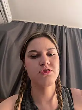 Snapshot of la_lisa_ chatting on June 18, 2026, 7:07 am la lisa online show from June 18, 2026, 7:07 am