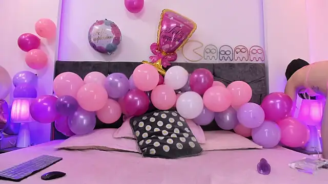Snapshot of Meghan_candy chatting on June 1, 2026, 6:29 pm Meghan candy online show from June 1, 2026, 6:29 pm