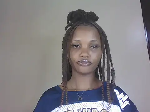 Snapshot of PrettyT5 chatting on August 4, 2026, 8:24 pm PrettyT5 online show from August 4, 2026, 8:24 pm