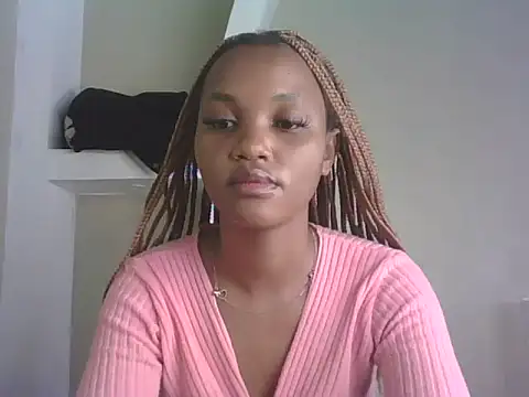 Snapshot of PrettyT5 chatting on July 6, 2026, 9:38 am PrettyT5 online show from July 6, 2026, 9:38 am