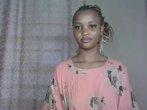 Snapshot of PrettyT5 chatting on June 29, 2026, 6:20 am PrettyT5 online show from June 29, 2026, 6:20 am