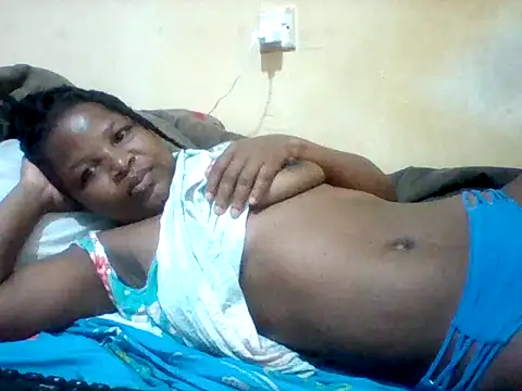 Snapshot of Camilla-Sweets chatting on June 16, 2026, 6:13 am Camilla-Sweets online show from June 16, 2026, 6:13 am