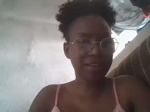 Snapshot of cacauzinhababy chatting on May 18, 2026, 6:23 pm cacauzinhababy online show from May 18, 2026, 6:23 pm