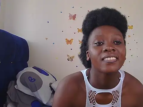 Snapshot of SweetCoochie222 chatting on May 19, 2026, 4:30 am SweetCoochie222 online show from May 19, 2026, 4:30 am