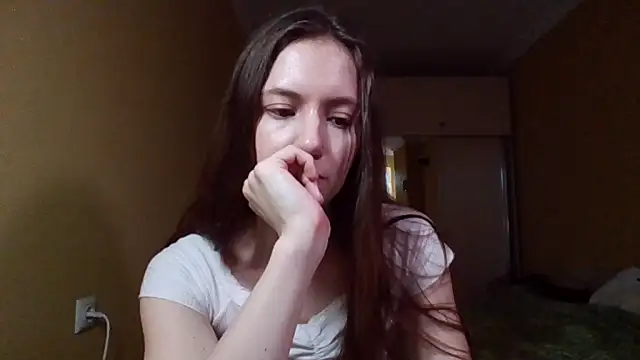 MilkaCrystal online show from May 19, 2026, 9:49 am
