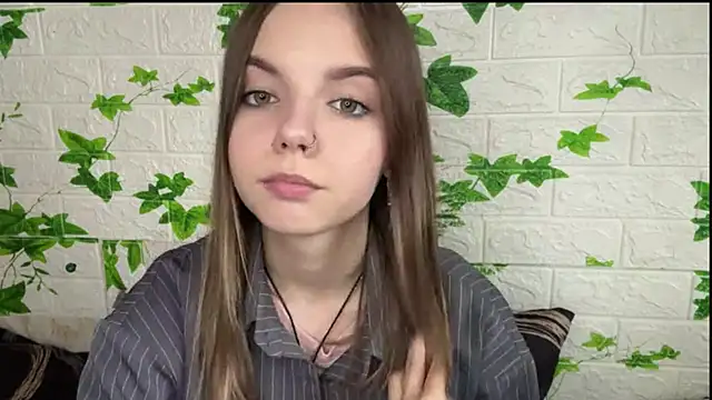 LisaPorse online show from June 1, 2026, 2:39 pm