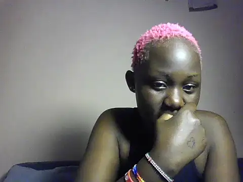 Snapshot of Naughtylynne chatting on May 24, 2026, 12:10 am Naughtylynne online show from May 24, 2026, 12:10 am
