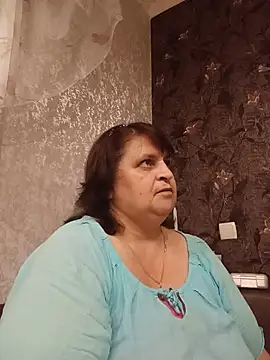 Snapshot of LisichkaOksana chatting on June 19, 2026, 8:14 pm LisichkaOksana online show from June 19, 2026, 8:14 pm