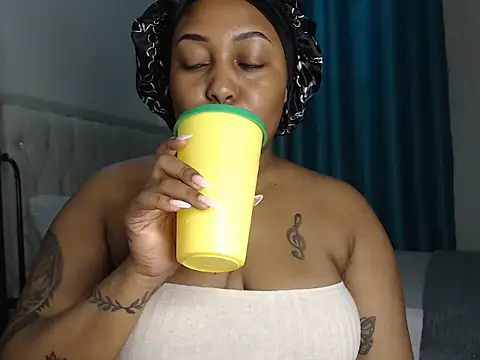 Snapshot of Mamacita_Boo chatting on June 8, 2026, 2:28 pm Mamacita Boo online show from June 8, 2026, 2:28 pm
