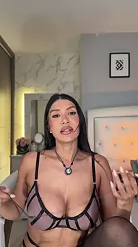 Snapshot of Anny_Honeey chatting on June 3, 2026, 1:56 pm Anny Honeey online show from June 3, 2026, 1:56 pm
