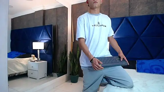 Snapshot of ThiagoFerrer_ chatting on June 27, 2026, 3:23 am ThiagoFerrer online show from June 27, 2026, 3:23 am