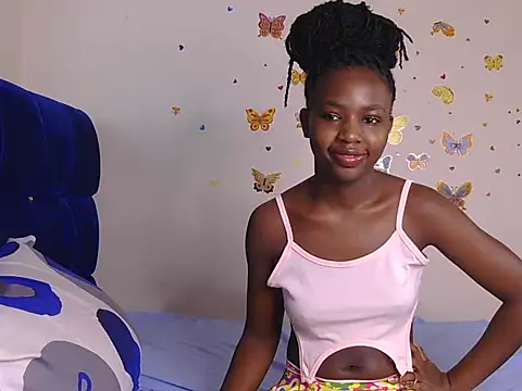 PinkCoochie02 online show from June 15, 2026, 4:01 am