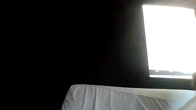 Snapshot of Tallhungcloudyyy chatting on June 10, 2026, 11:06 pm Tallhungcloudyyy online show from June 10, 2026, 11:06 pm