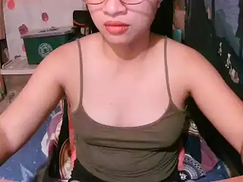 Snapshot of kayeflower chatting on August 3, 2026, 12:33 pm kayeflower online show from August 3, 2026, 12:33 pm