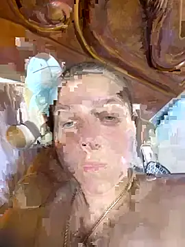 Snapshot of Loulou_fck chatting on July 9, 2026, 5:23 pm Loulou fck online show from July 9, 2026, 5:23 pm
