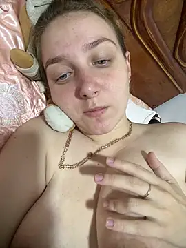 Snapshot of Loulou_fck chatting on August 1, 2026, 9:13 pm Loulou fck online show from August 1, 2026, 9:13 pm