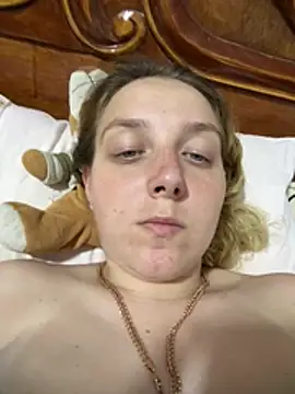 Snapshot of Loulou_fck chatting on July 10, 2026, 9:59 pm Loulou fck online show from July 10, 2026, 9:59 pm