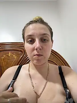 Snapshot of Loulou_fck chatting on July 22, 2026, 8:11 pm Loulou fck online show from July 22, 2026, 8:11 pm