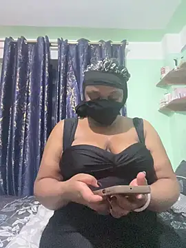 sexyDiva9 online show from May 18, 2026, 8:35 pm