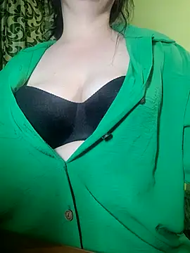 Snapshot of MiaRox chatting on May 25, 2026, 6:06 pm MiaRox online show from May 25, 2026, 6:06 pm