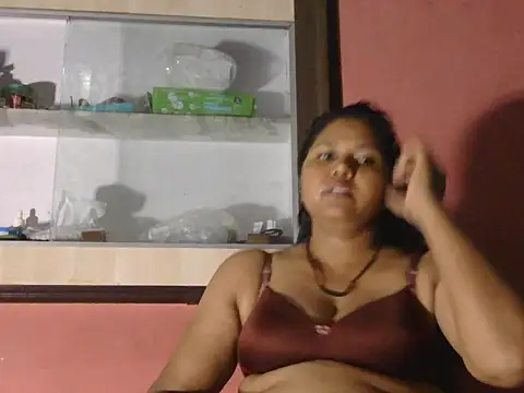Snapshot of Miss_kirtii chatting on July 11, 2026, 5:57 pm Miss kirtii online show from July 11, 2026, 5:57 pm
