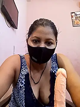Snapshot of Miss_kirtii chatting on June 15, 2026, 5:51 am Miss kirtii online show from June 15, 2026, 5:51 am