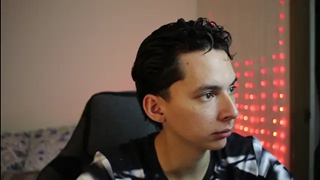 archi love online show from April 12, 2026, 4:05 am