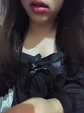 Linh-Anhh online show from May 30, 2026, 9:42 pm