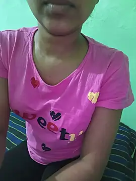 Khushi9870 online show from June 4, 2026, 12:43 pm