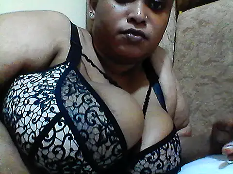 Snapshot of Pretty_sandrah chatting on May 19, 2026, 6:15 pm Pretty sandrah online show from May 19, 2026, 6:15 pm