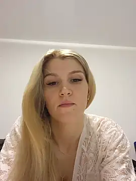 HotBlondie69 online show from June 28, 2026, 6:14 pm