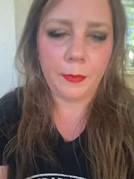 Bigtittymilkmommy online show from June 19, 2026, 1:33 am