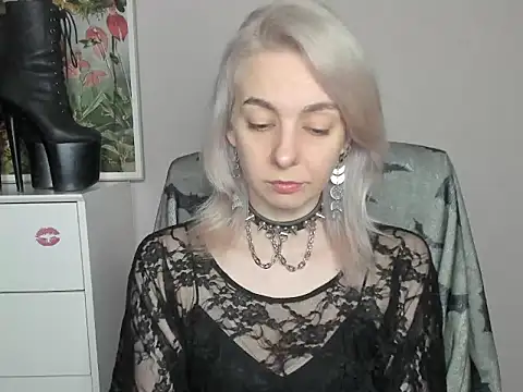 Snapshot of velvetanne chatting on June 12, 2026, 6:44 am velvetanne online show from June 12, 2026, 6:44 am