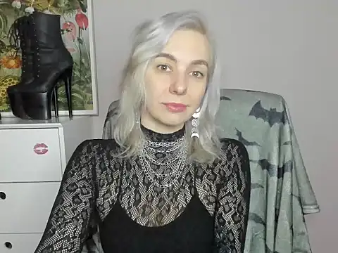 Snapshot of velvetanne chatting on June 15, 2026, 6:24 am velvetanne online show from June 15, 2026, 6:24 am