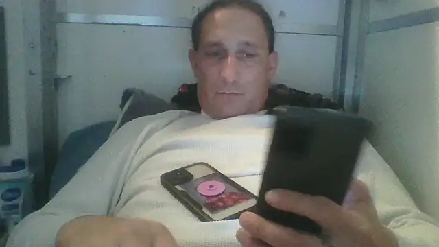 brazybooty92 online show from June 8, 2026, 1:33 pm