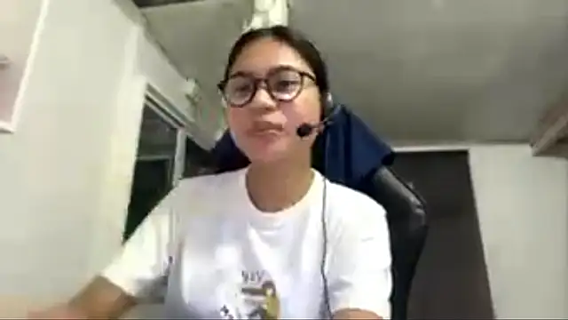 SalleyRoloff online show from June 3, 2026, 2:18 pm