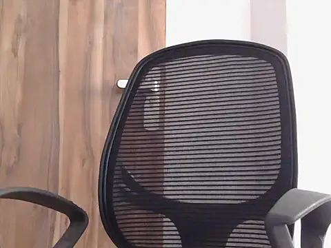 Snapshot of Kirra_67 chatting on June 30, 2026, 7:41 am Kirra 67 online show from June 30, 2026, 7:41 am