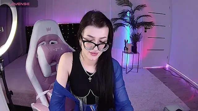 Ariella Me online show from June 6, 2026, 6:29 am