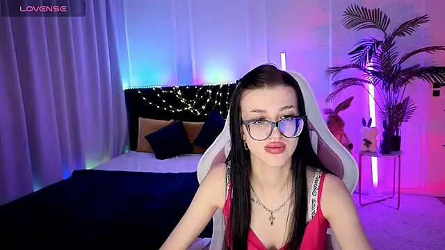 Ariella Me online show from July 7, 2026, 6:05 am