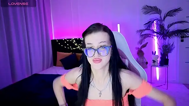 Ariella Me online show from July 9, 2026, 6:14 am